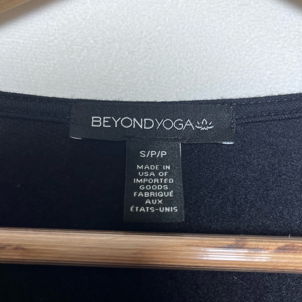 Beyond Yoga Women Cozy Fleece Jumpsuit Blk Athleisure Soft V Neck Tie Waist Sz S - Picture 4 of 6
